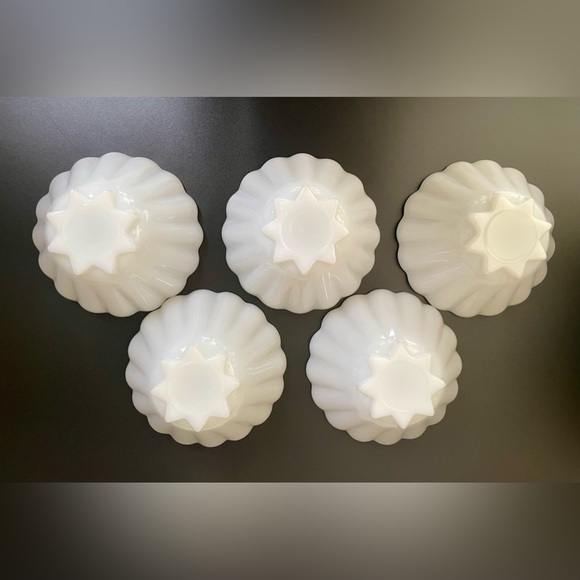 Vintage Milk Glass Serving Bowl and 5 Salad Bowls Rachel Pattern Anchor Hocking - Picture 12 of 13